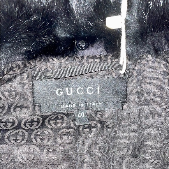 Gucci nylon jacket with detachable rabbit fur collar designed by Tom Ford. - Picture 3 of 5